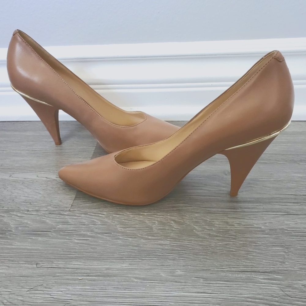 Nine West Tan Pumps
